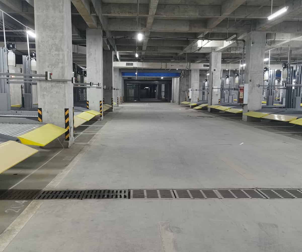 兩層簡易升降機(jī)械車庫短租